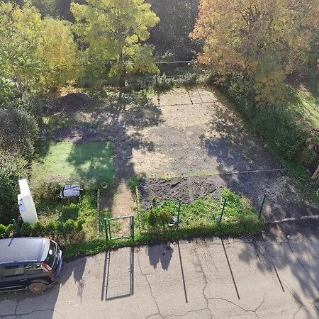 Family Lazuren Briag מלון