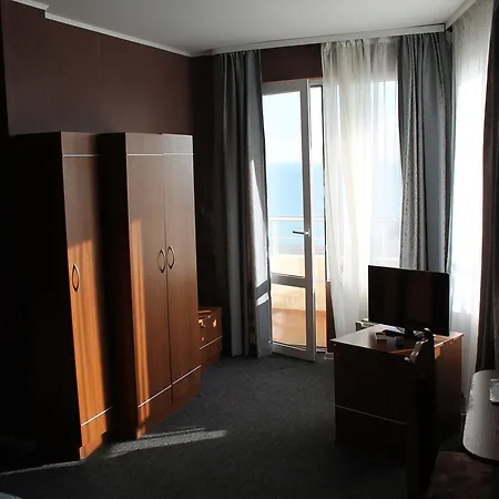 Family Lazuren Briag בורגאס