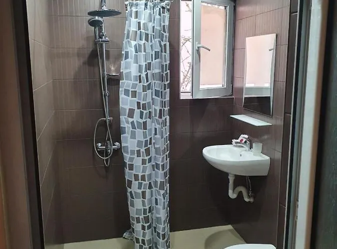 Family Lazuren Briag 3* Бургас