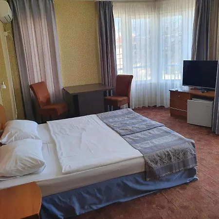 Hotel Family Lazuren Briag