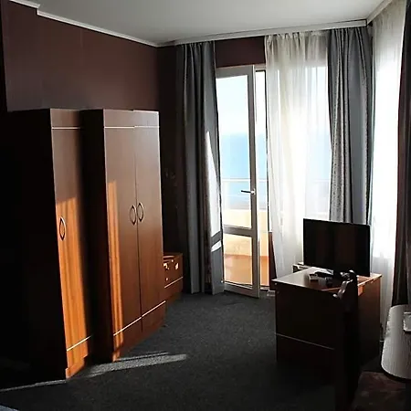 Hotel Family Lazuren Briag 3*