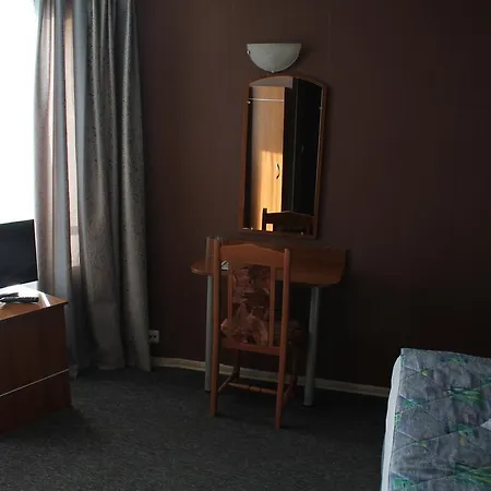 מלון Family Lazuren Briag 3*