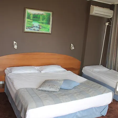 מלון Family Lazuren Briag