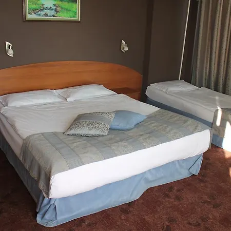 Family Lazuren Briag Otel 3*