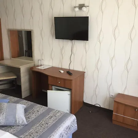 Otel Family Lazuren Briag
