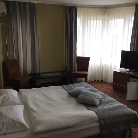 Hotel Family Lazuren Briag 3*