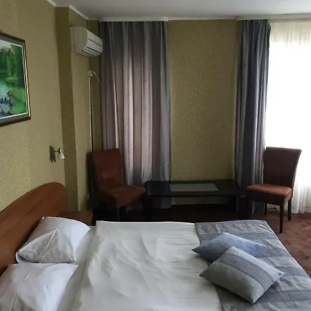 Hotel Family Lazuren Briag