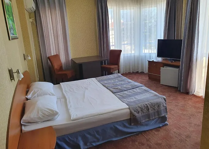 Hotel Family Lazuren Briag